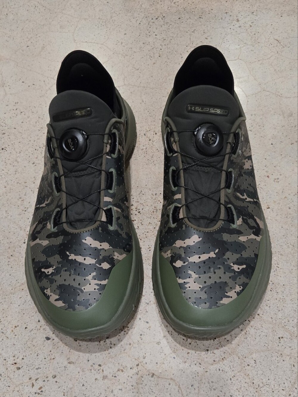 Under Arnour Men's Camo SlipSpeed Shoes - Barely Worn!